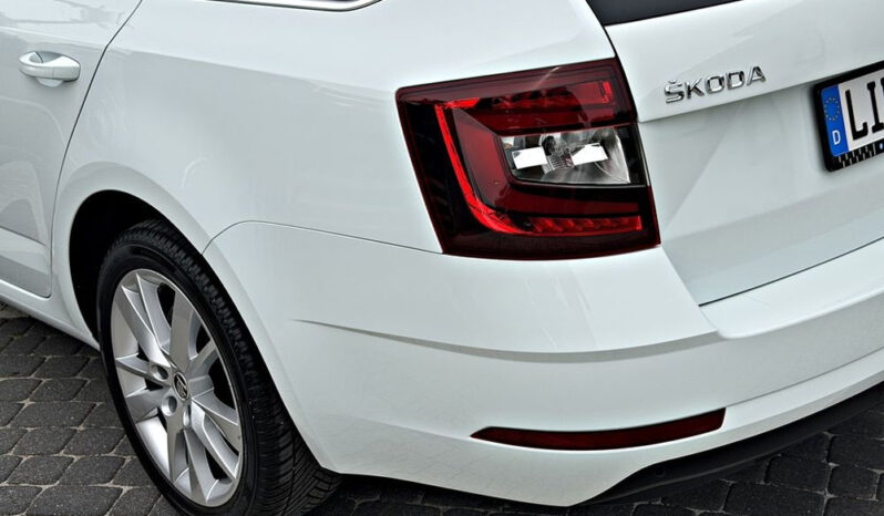 SKODA Octavia  | FWD (przód) | Automatyczna | 150 KM | Biały full