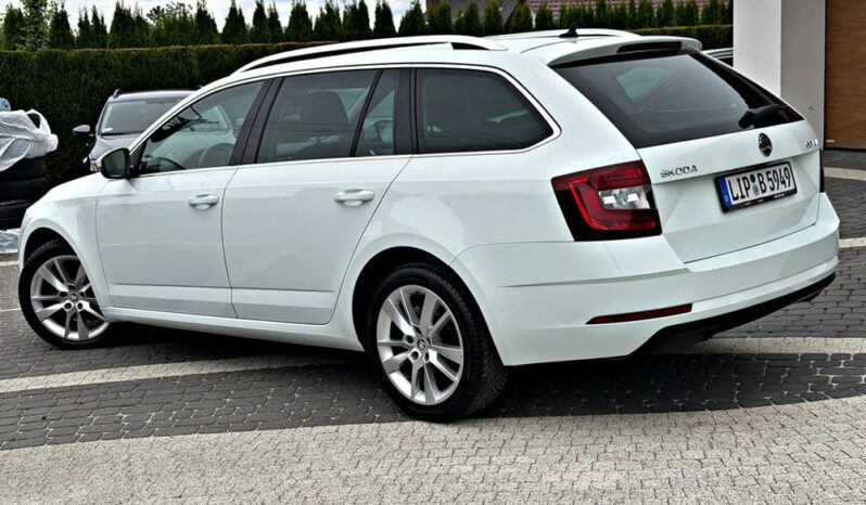SKODA Octavia  | FWD (przód) | Automatyczna | 150 KM | Biały full