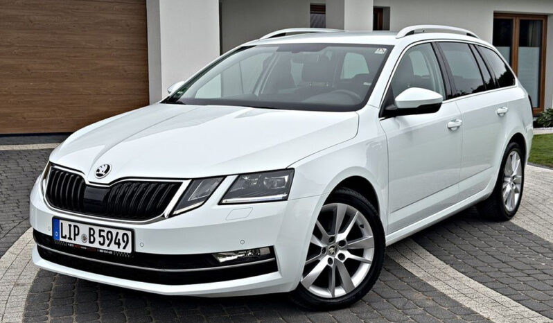 SKODA Octavia  | FWD (przód) | Automatyczna | 150 KM | Biały full