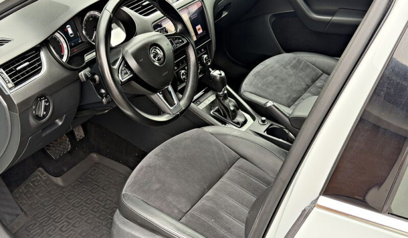 SKODA Octavia  | FWD (przód) | Automatyczna | 150 KM | Biały full