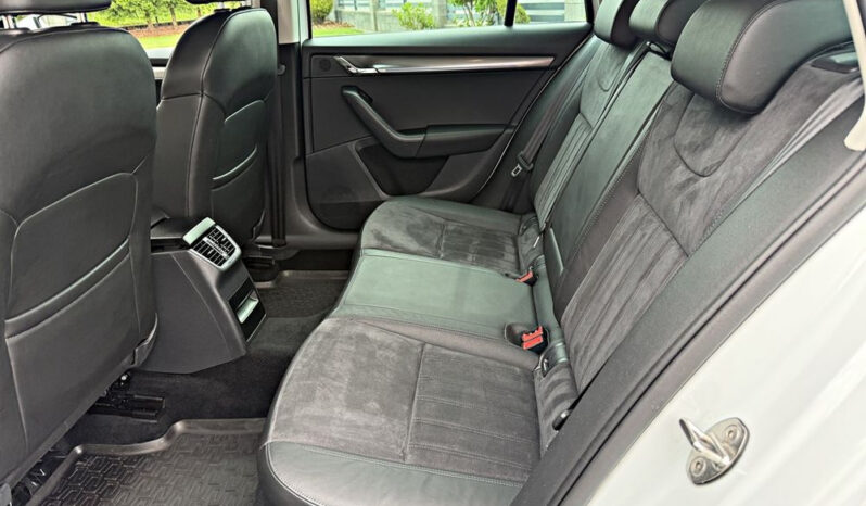 SKODA Octavia  | FWD (przód) | Automatyczna | 150 KM | Biały full