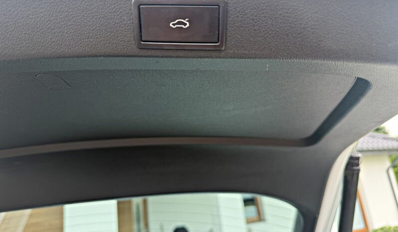 SKODA Octavia  | FWD (przód) | Automatyczna | 150 KM | Biały full