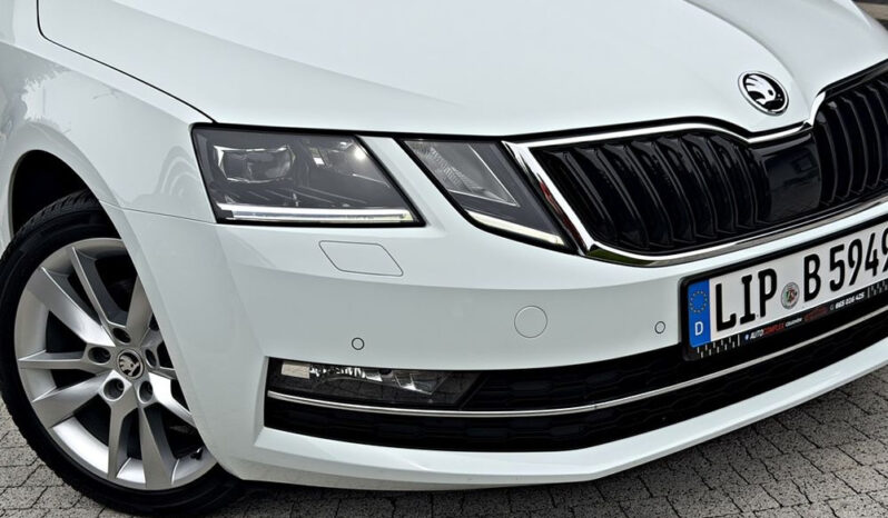 SKODA Octavia  | FWD (przód) | Automatyczna | 150 KM | Biały full
