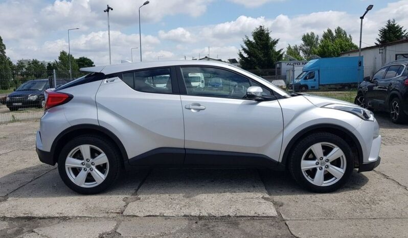 TOYOTA C-HR | FWD (przód) | Automatyczna | 116 KM | Srebrny full