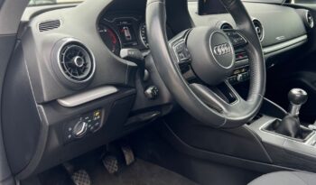 AUDI   A3     150 KM    Manualna    FWD (przód)    Czarny full