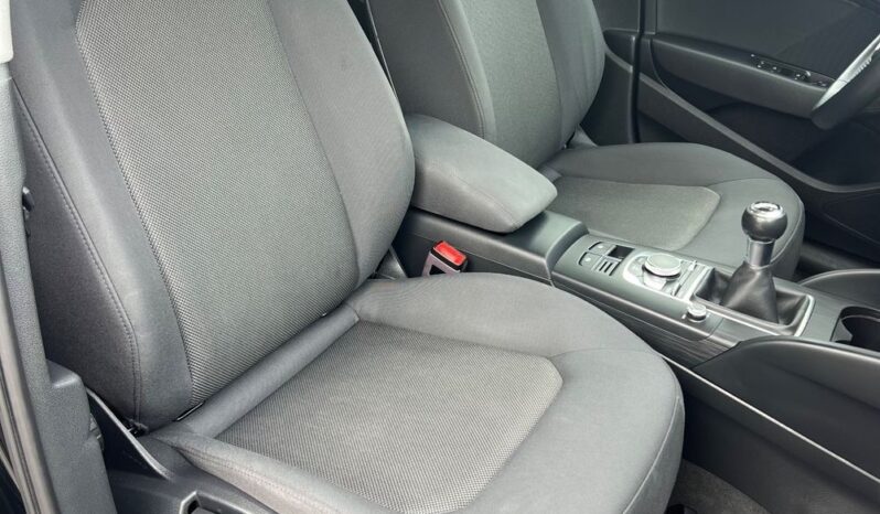 AUDI   A3     150 KM    Manualna    FWD (przód)    Czarny full