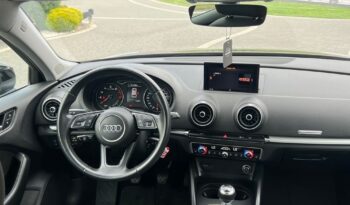 AUDI   A3     150 KM    Manualna    FWD (przód)    Czarny full