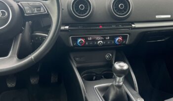 AUDI   A3     150 KM    Manualna    FWD (przód)    Czarny full