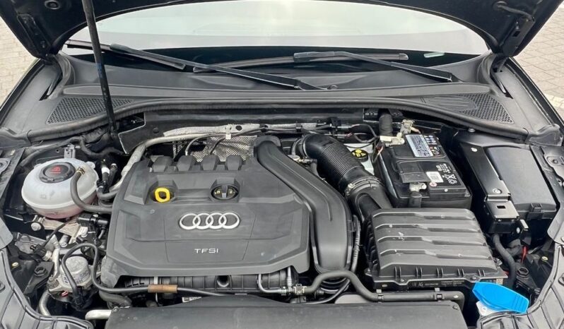 AUDI   A3     150 KM    Manualna    FWD (przód)    Czarny full