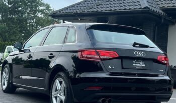 AUDI   A3     150 KM    Manualna    FWD (przód)    Czarny full
