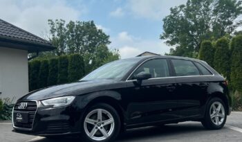 AUDI   A3     150 KM    Manualna    FWD (przód)    Czarny full