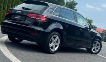 AUDI   A3     150 KM    Manualna    FWD (przód)    Czarny full