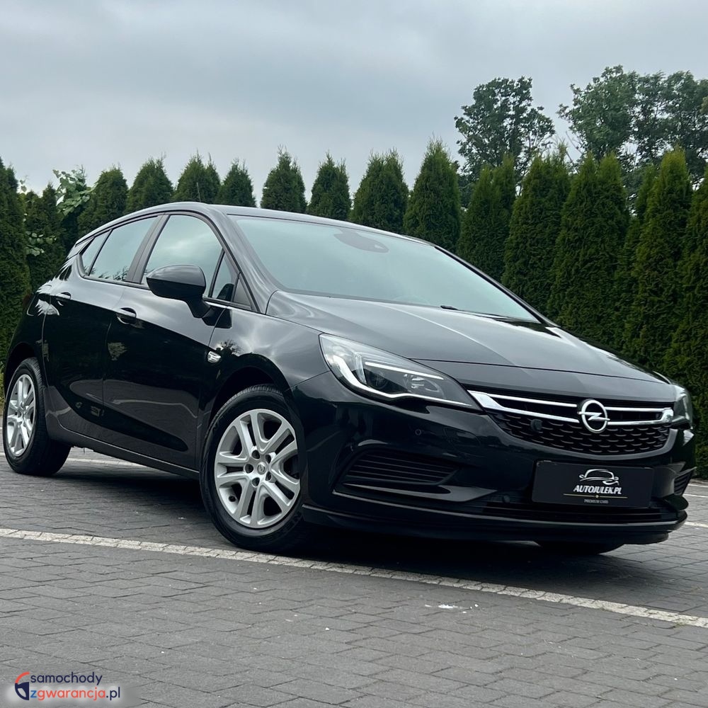 Opel   Astra    125 Km    Manualna    Fwd (Przód)    Czarny