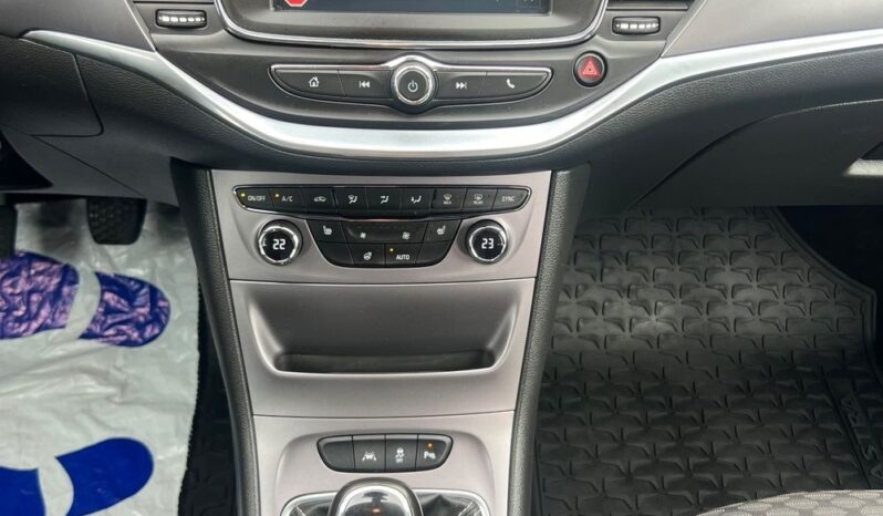 OPEL   Astra    125 KM    Manualna    FWD (przód)    Czarny full