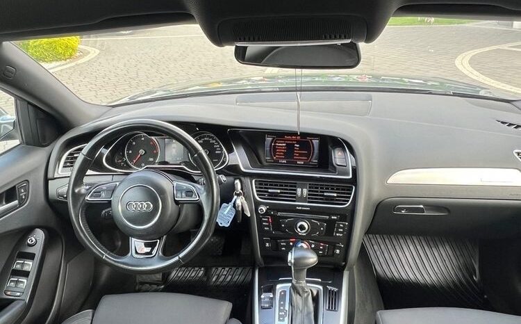 Audi   A4 Avant    177 KM    Automatyczna    4×4 (stały)    Szary full