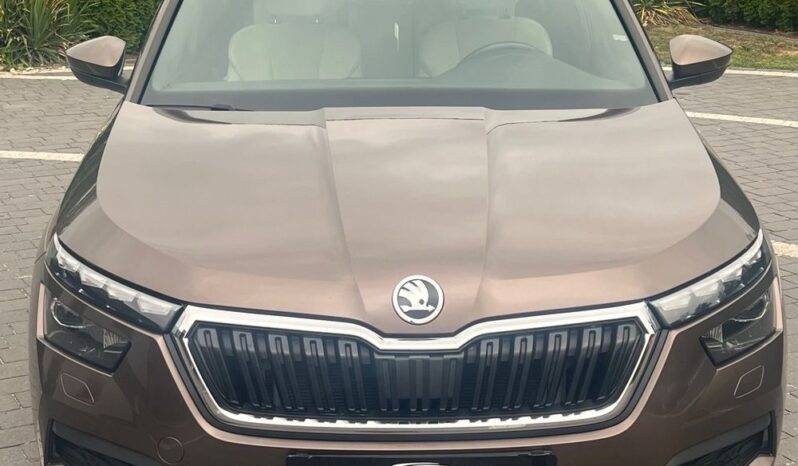Skoda   Kamiq    110 KM    Automatyczna    FWD (przód)    Brązowy full
