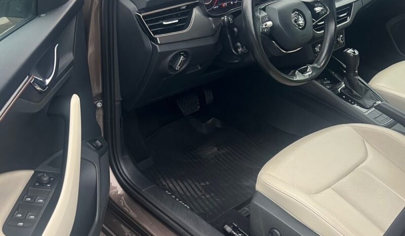Skoda   Kamiq    110 KM    Automatyczna    FWD (przód)    Brązowy full