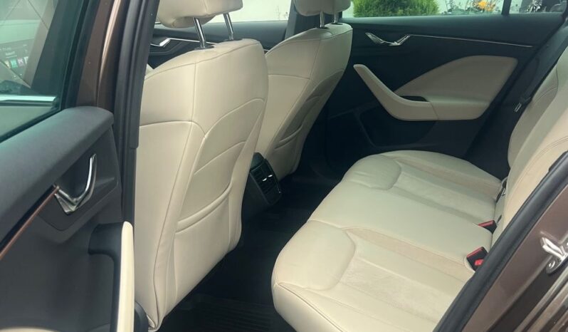 Skoda   Kamiq    110 KM    Automatyczna    FWD (przód)    Brązowy full