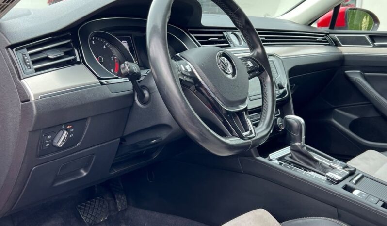 Volkswagen   Passat Variant    190 KM    Automatyczna    FWD (przód)    Czerwony full