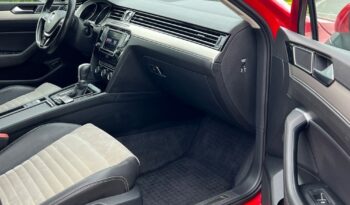 Volkswagen   Passat Variant    190 KM    Automatyczna    FWD (przód)    Czerwony full