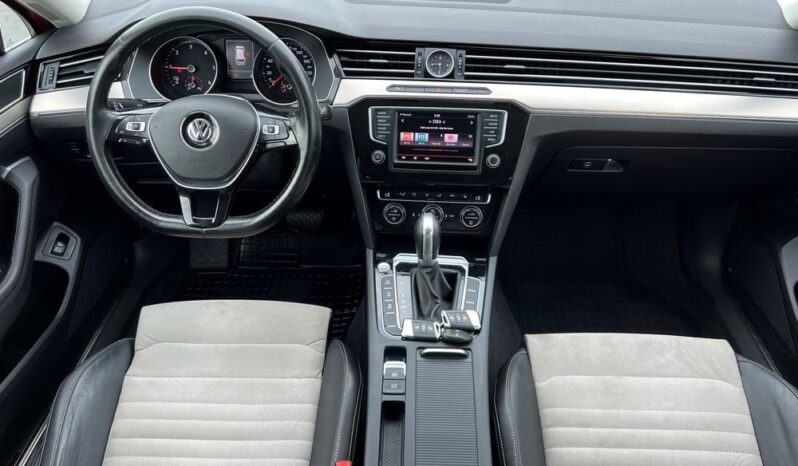 Volkswagen   Passat Variant    190 KM    Automatyczna    FWD (przód)    Czerwony full