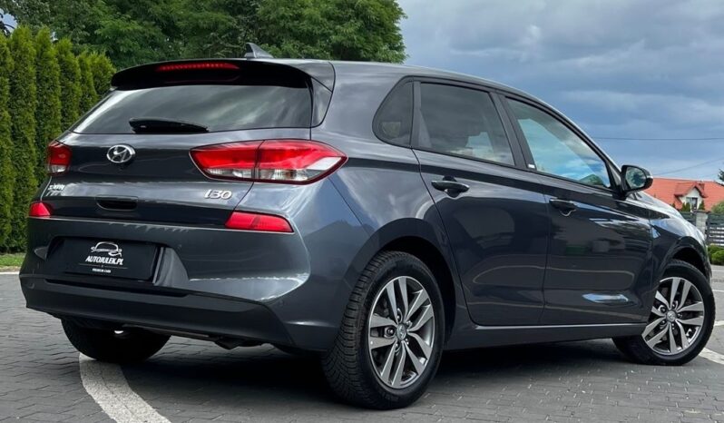 Hyundai   i30    115 KM    Manualna    FWD (przód)    Szary full