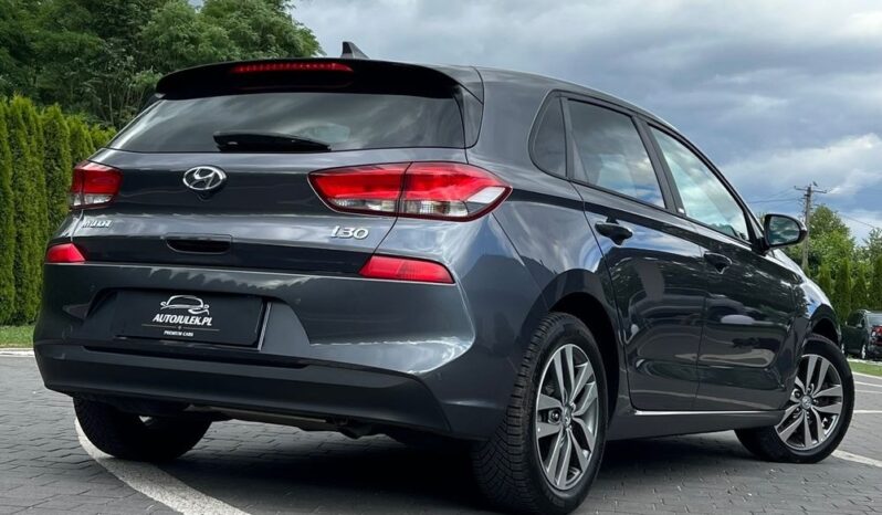 Hyundai   i30    115 KM    Manualna    FWD (przód)    Szary full