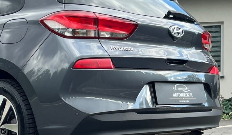 Hyundai   i30    115 KM    Manualna    FWD (przód)    Szary full