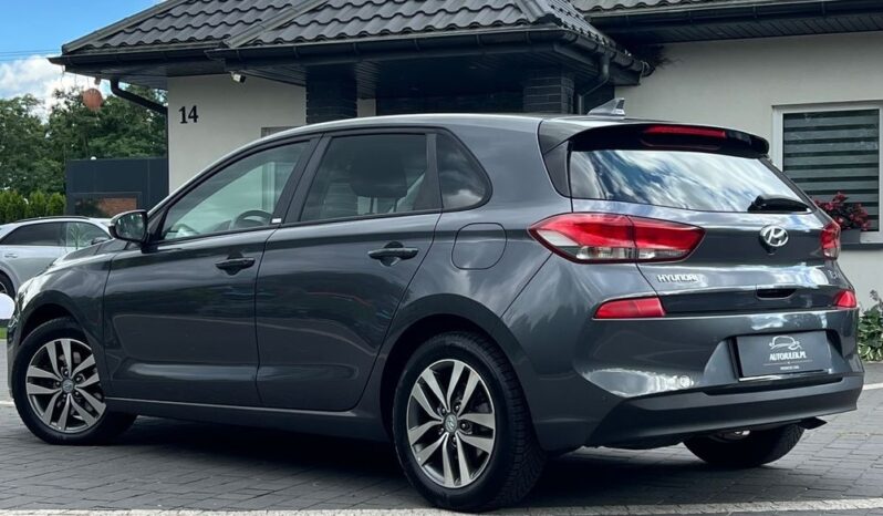 Hyundai   i30    115 KM    Manualna    FWD (przód)    Szary full