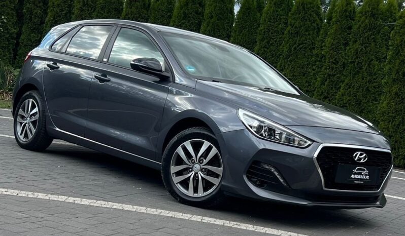Hyundai   i30    115 KM    Manualna    FWD (przód)    Szary full