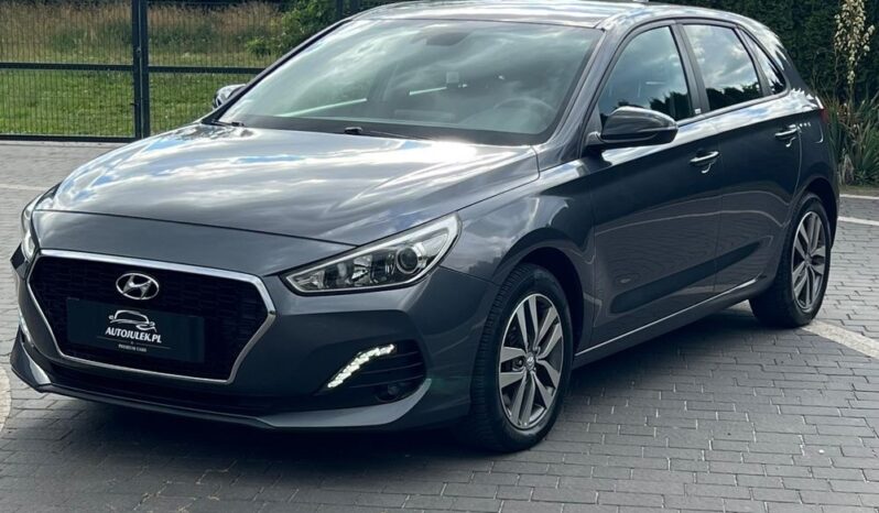 Hyundai   i30    115 KM    Manualna    FWD (przód)    Szary full