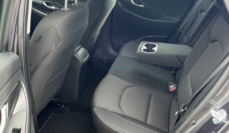 Hyundai   i30    115 KM    Manualna    FWD (przód)    Szary full