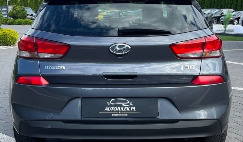 Hyundai   i30    115 KM    Manualna    FWD (przód)    Szary full