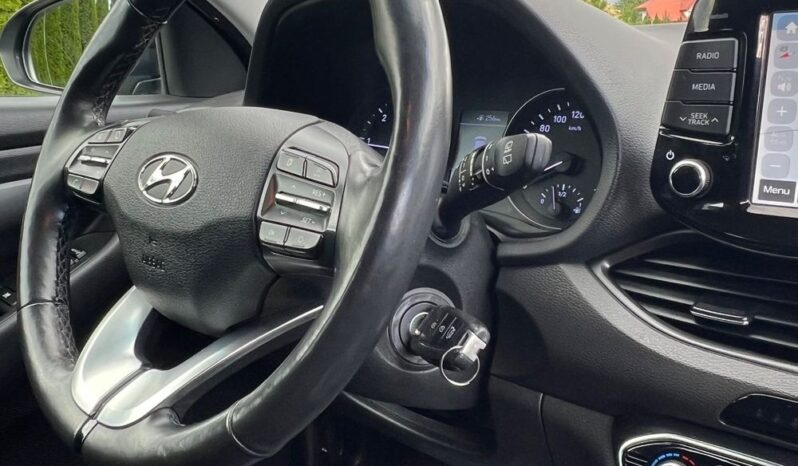Hyundai   i30    115 KM    Manualna    FWD (przód)    Szary full