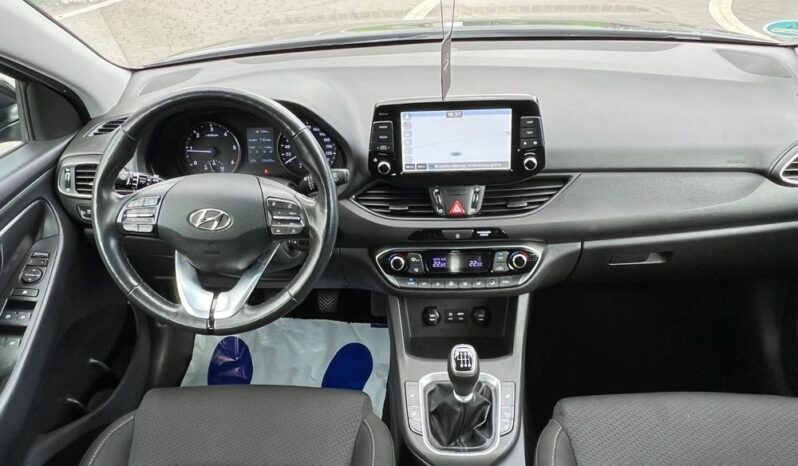 Hyundai   i30    115 KM    Manualna    FWD (przód)    Szary full