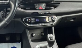 Hyundai   i30    115 KM    Manualna    FWD (przód)    Szary full