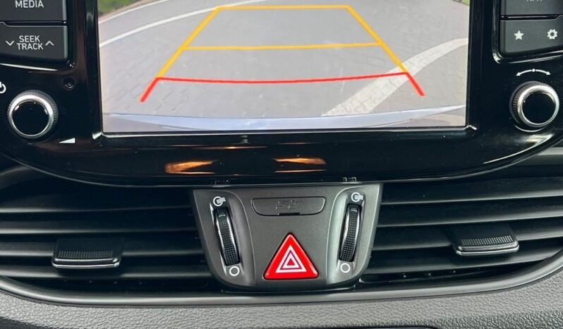 Hyundai   i30    115 KM    Manualna    FWD (przód)    Szary full
