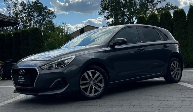 Hyundai   i30    115 KM    Manualna    FWD (przód)    Szary full