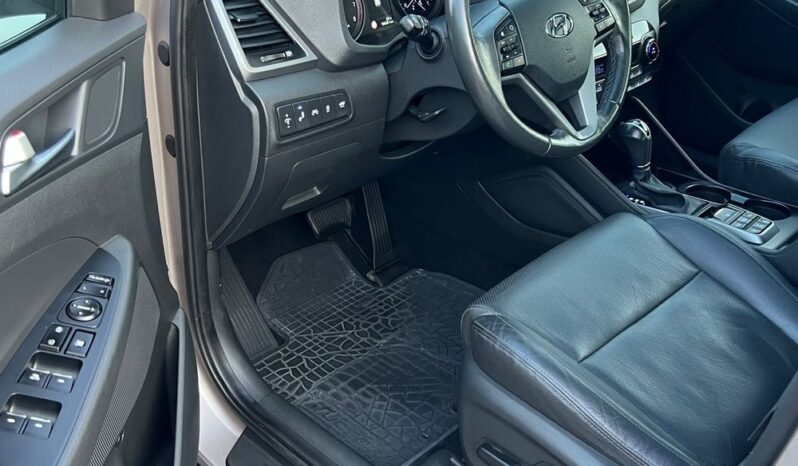 Hyundai   Tucson    177 KM    Automatyczna    4×4 (doł. ręcznie)    Inny kolor full