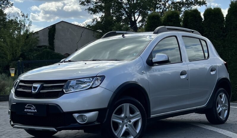 Dacia   Sandero Stepway    90 KM    Manualna    FWD (przód)    Szary full