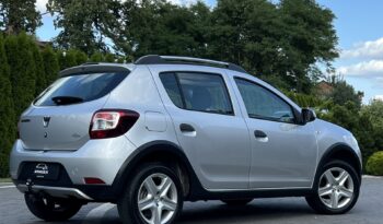 Dacia   Sandero Stepway    90 KM    Manualna    FWD (przód)    Szary full