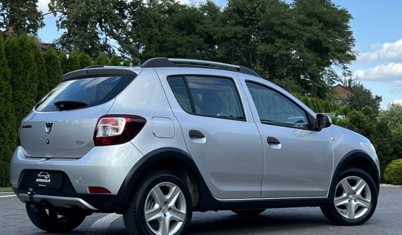 Dacia   Sandero Stepway    90 KM    Manualna    FWD (przód)    Szary full