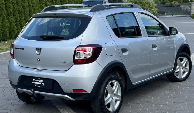 Dacia   Sandero Stepway    90 KM    Manualna    FWD (przód)    Szary full