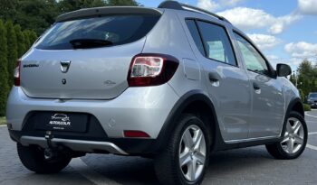Dacia   Sandero Stepway    90 KM    Manualna    FWD (przód)    Szary full