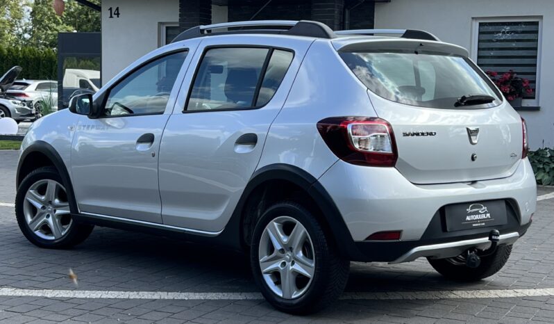 Dacia   Sandero Stepway    90 KM    Manualna    FWD (przód)    Szary full