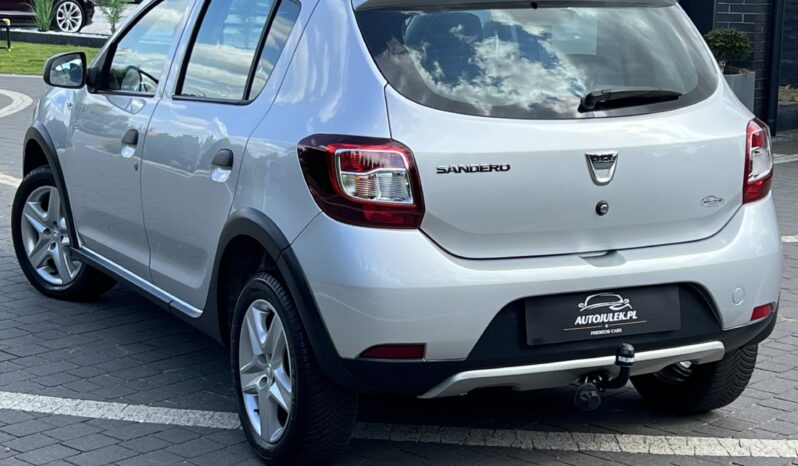 Dacia   Sandero Stepway    90 KM    Manualna    FWD (przód)    Szary full