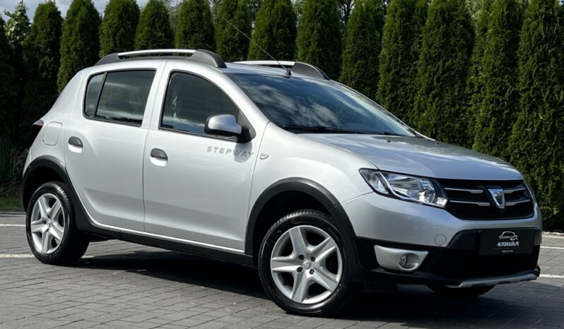 Dacia   Sandero Stepway    90 KM    Manualna    FWD (przód)    Szary full