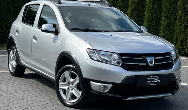 Dacia   Sandero Stepway    90 KM    Manualna    FWD (przód)    Szary full
