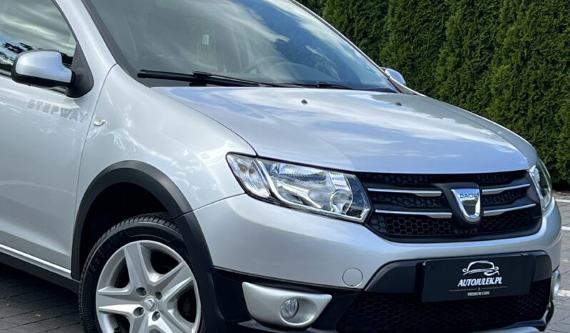 Dacia   Sandero Stepway    90 KM    Manualna    FWD (przód)    Szary full