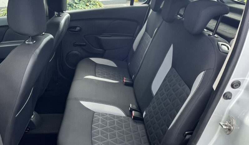 Dacia   Sandero Stepway    90 KM    Manualna    FWD (przód)    Szary full